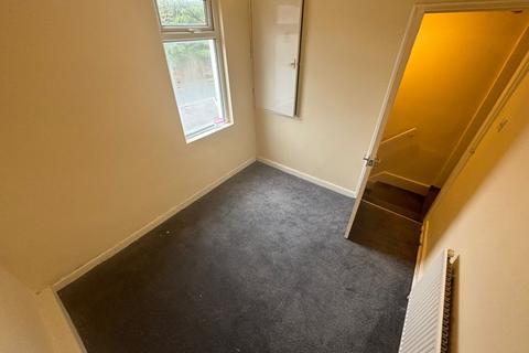 2 bedroom terraced house to rent, College Terrace, Darfield