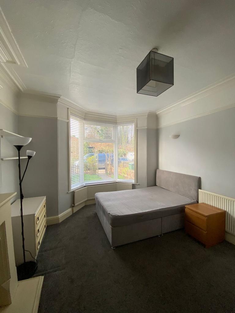 Longman Road, Barnsley 1 bed in a house share £368 pcm (£85 pw)