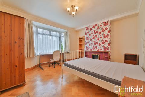 4 bedroom end of terrace house to rent, Carlyle Avenue, Brighton