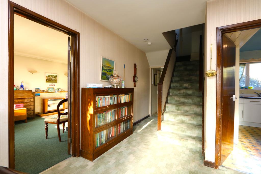 Hallway T202302151004.jpg