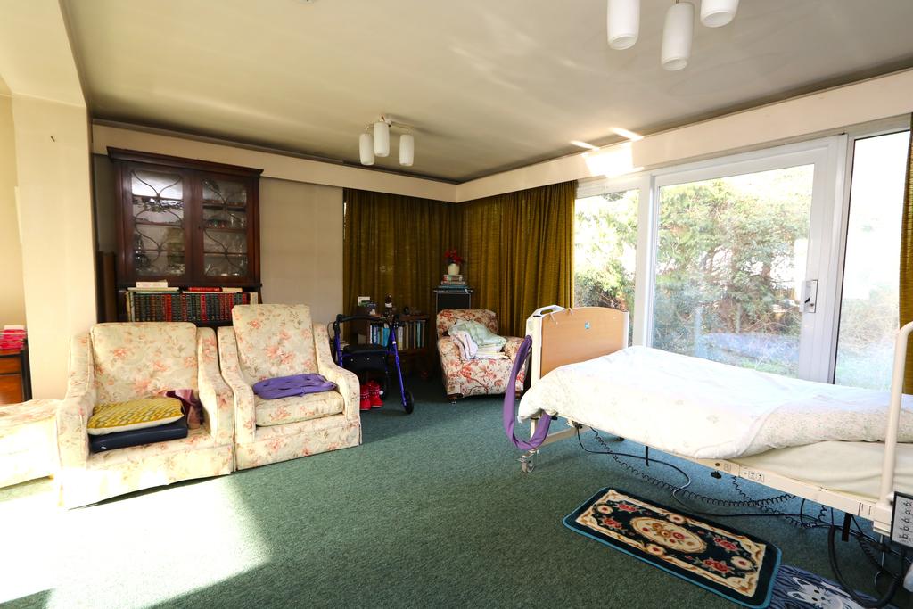 Sitting Room 2 T202302151005.jpg