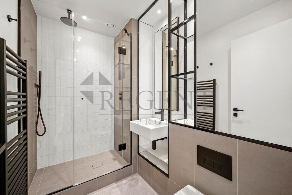 Main ensuite