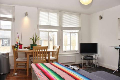 2 bedroom flat to rent, Walberswick Street, London