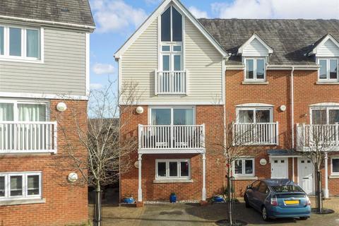 4 bedroom end of terrace house for sale - The Lakes, Larkfield, Kent