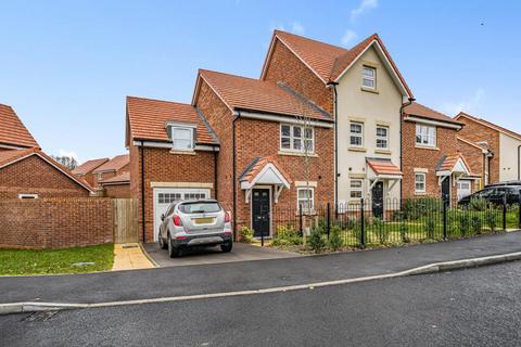 74 Chapman Drive, Binfield, Bracknell, RG42 4GD