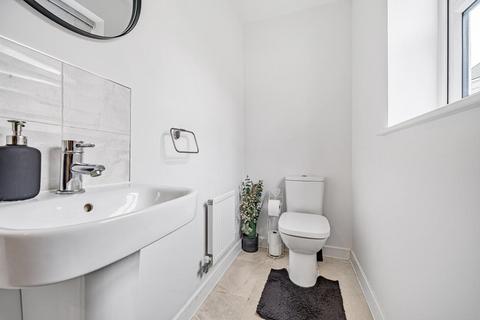 74 Chapman Drive, Binfield, Bracknell, RG42 4GD