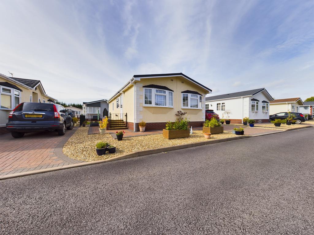 Willows Park Homes, Cleobury Road, Far Forest, DY14 9EB 3 bed park home
