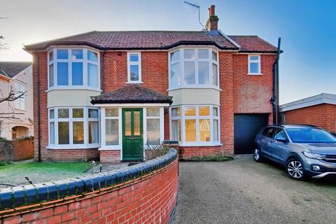 3 bedroom detached house to rent, Station Road, Woodbridge