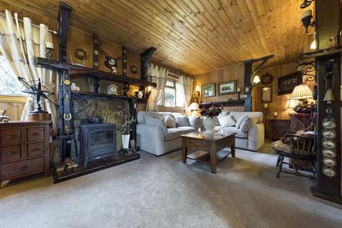 2 bedroom lodge for sale, Meadow Cottage Hawkbatch Bewdley DY12 3AH