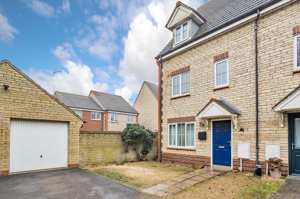 New Langford, Bicester, Oxfordshire, OX26 3 bed townhouse for sale £