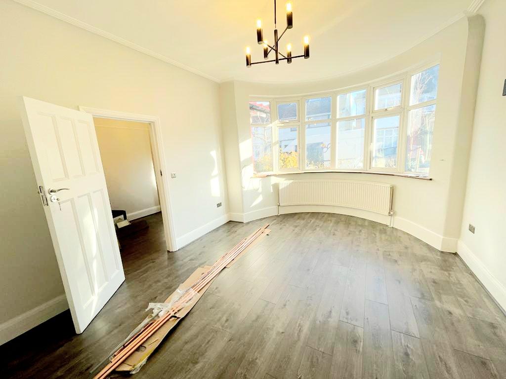 Garrick Avenue, Golders Green, NW11 4 bed house £3,510 pcm (£810 pw)