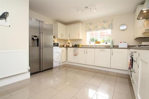 22 Burrow Drive, Rothley, Leicester, LE7 7RZ