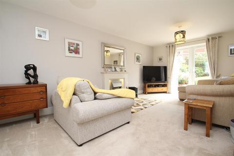 22 Burrow Drive, Rothley, Leicester, LE7 7RZ