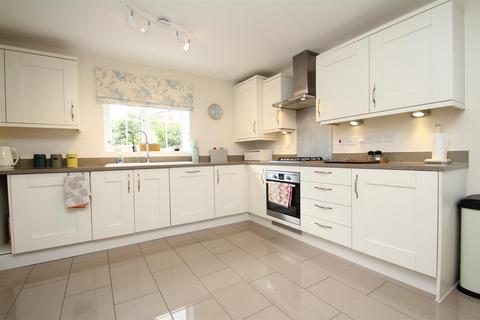 22 Burrow Drive, Rothley, Leicester, LE7 7RZ