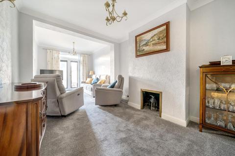 92 Birch Tree Avenue, West Wickham, BR4 9EL