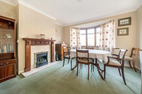 92 Birch Tree Avenue, West Wickham, BR4 9EL