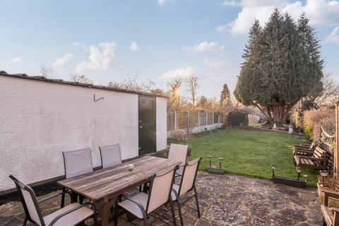 92 Birch Tree Avenue, West Wickham, BR4 9EL