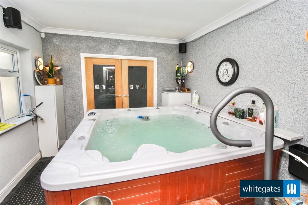Hot Tub Room
