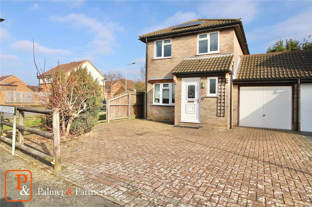 Wentworth Drive, Ipswich, Suffolk, IP8 3 bed link detached house for