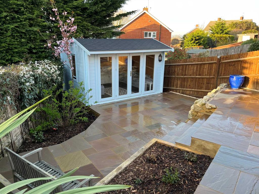 Winchester Way, Eastbourne, BN22 0JP 3 bed detached house £440,000