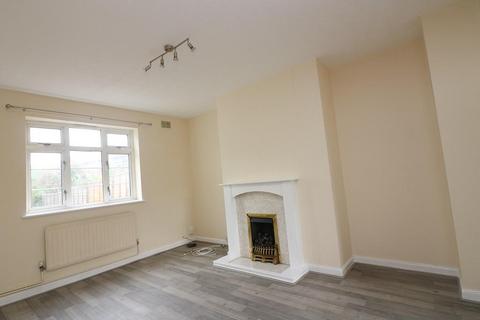 3 bedroom semi-detached house to rent, St Albans Road East, Hatfield, AL10