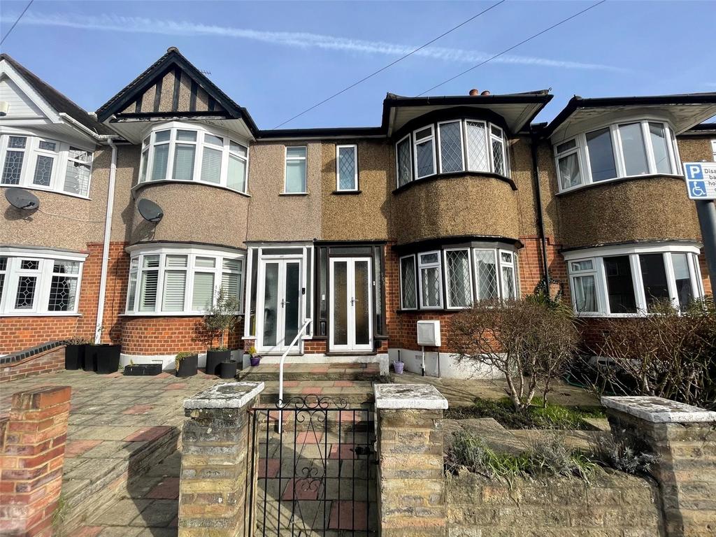 Hartland Drive, Ruislip, HA4 2 bed terraced house £500,000