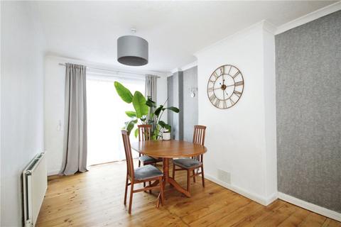 3 bedroom terraced house to rent, Hambrook Road, London, SE25