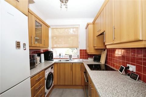 3 bedroom terraced house to rent, Hambrook Road, London, SE25