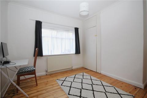 3 bedroom terraced house to rent, Hambrook Road, London, SE25