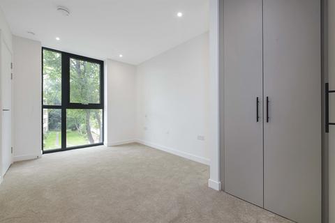 1 bedroom apartment for sale, Hawker House, Woodberry Grove N4