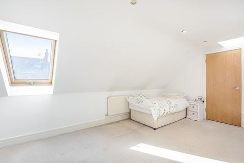 2c Birkbeck Road, Beckenham, BR3 4SN