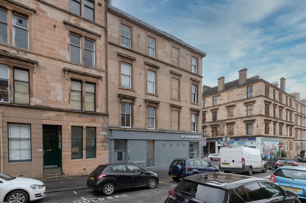 Otago Street, Flat 1/2, Hillhead... 2 bed apartment £1,100 pcm (£254 pw)