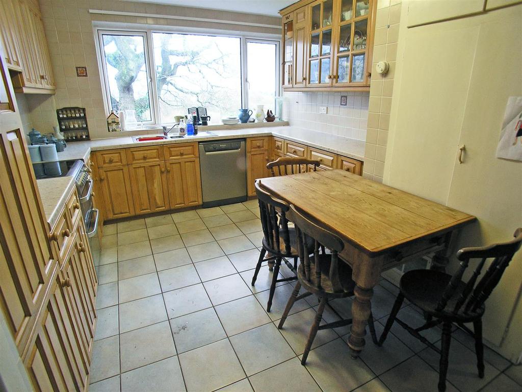 Kitchen /