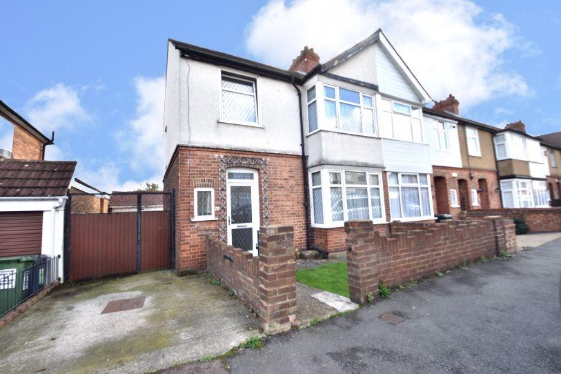 Devon Road, Luton, Bedfordshire, LU2 3 bed semidetached house £1,400