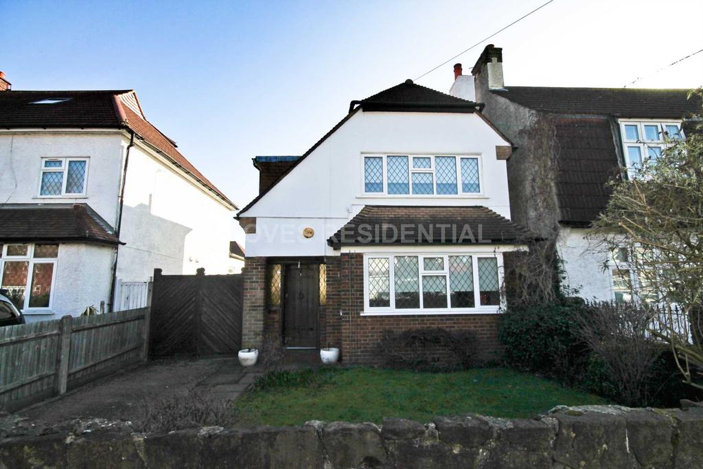 Franks Avenue, New Malden 3 bed semidetached house £2,500 pcm (£577 pw)