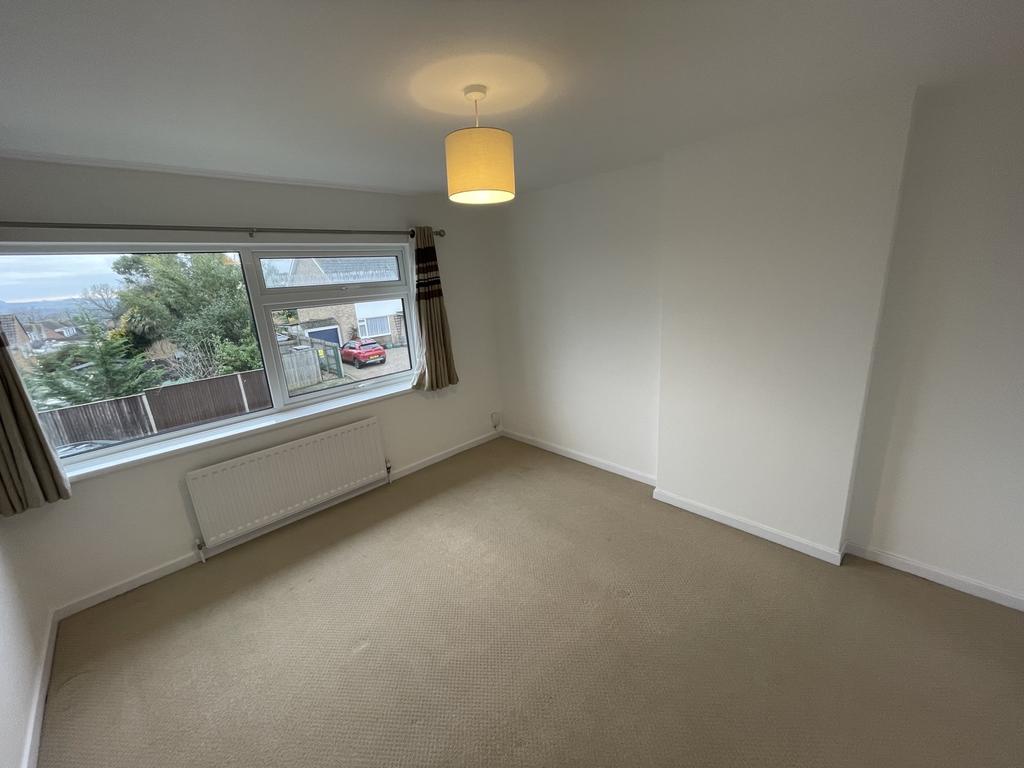 Beverley Road, Maidstone ME16 3 bed semidetached house £1,400 pcm (£