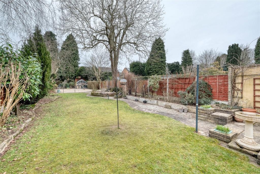 Old Birmingham Road, Marlbrook, Bromsgrove, B60 1HQ 3 bed detached