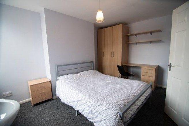 Ecclesall-road-s11-8pe-946838