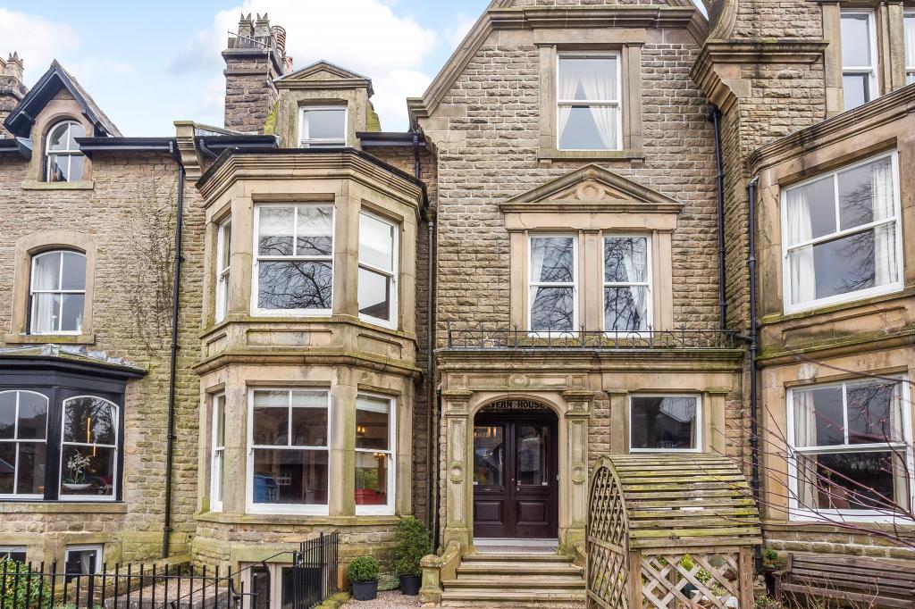 Spa House, Hartington Road, Buxton, Derbyshire SK17 6 bed townhouse for