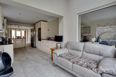 41 Basin Road, Heybridge Basin, Maldon, CM9 4RJ