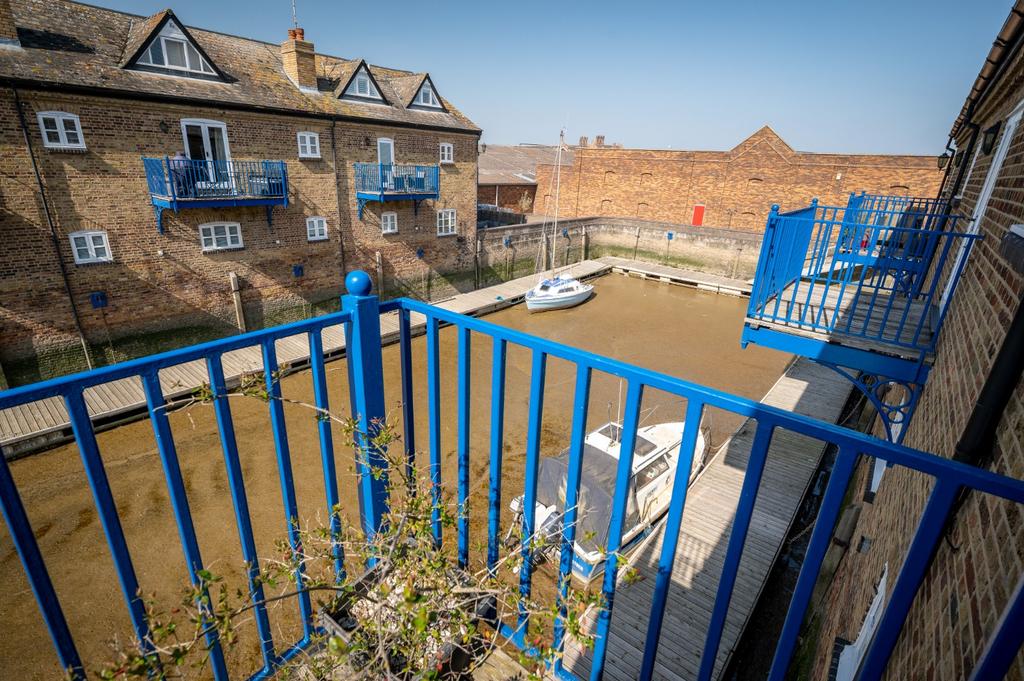 Maldon 2 bed apartment £450,000