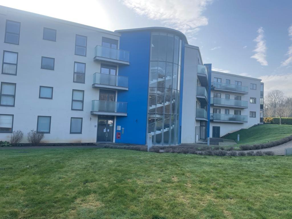 Woodlands, Hayes Point, Sully 2 bed apartment £220,000