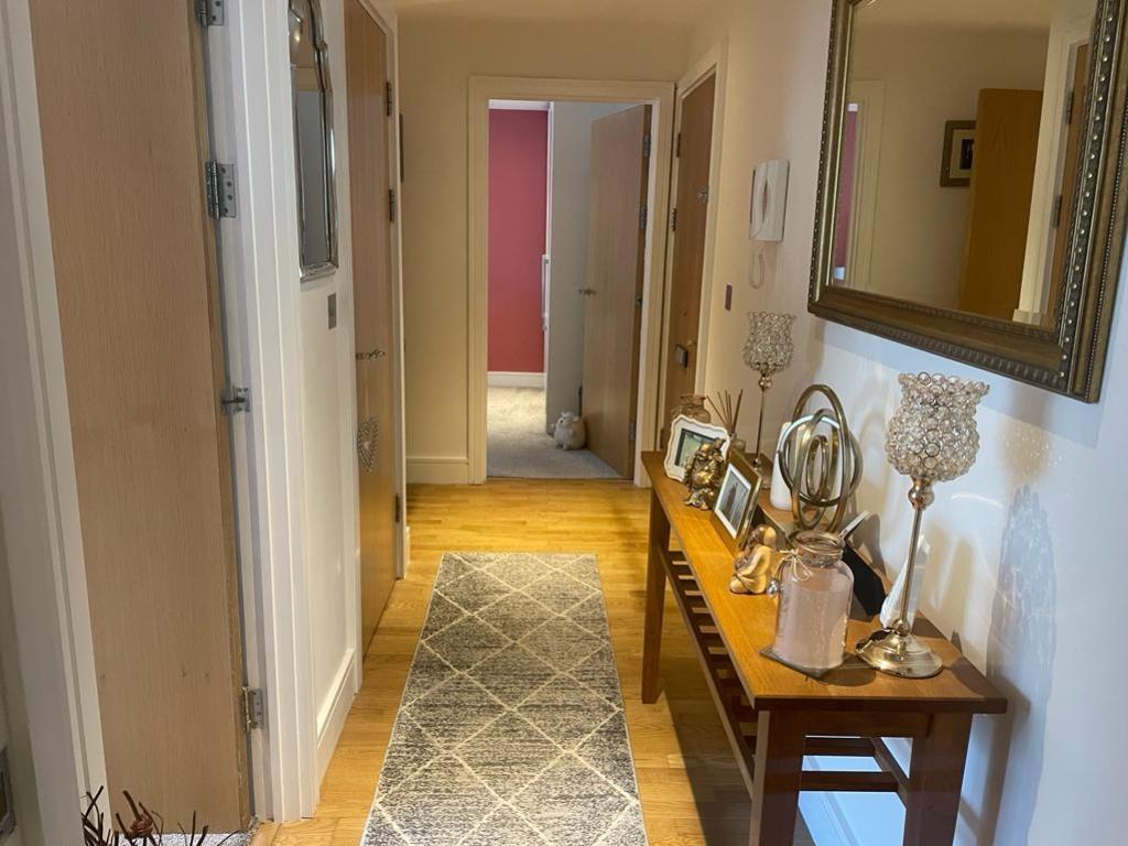 Woodlands, Hayes Point, Sully 2 bed apartment £220,000