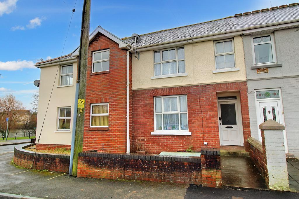 NEWTON NOTTAGE ROAD, PORTHCAWL, CF36 5EE 2 bed flat £165,000