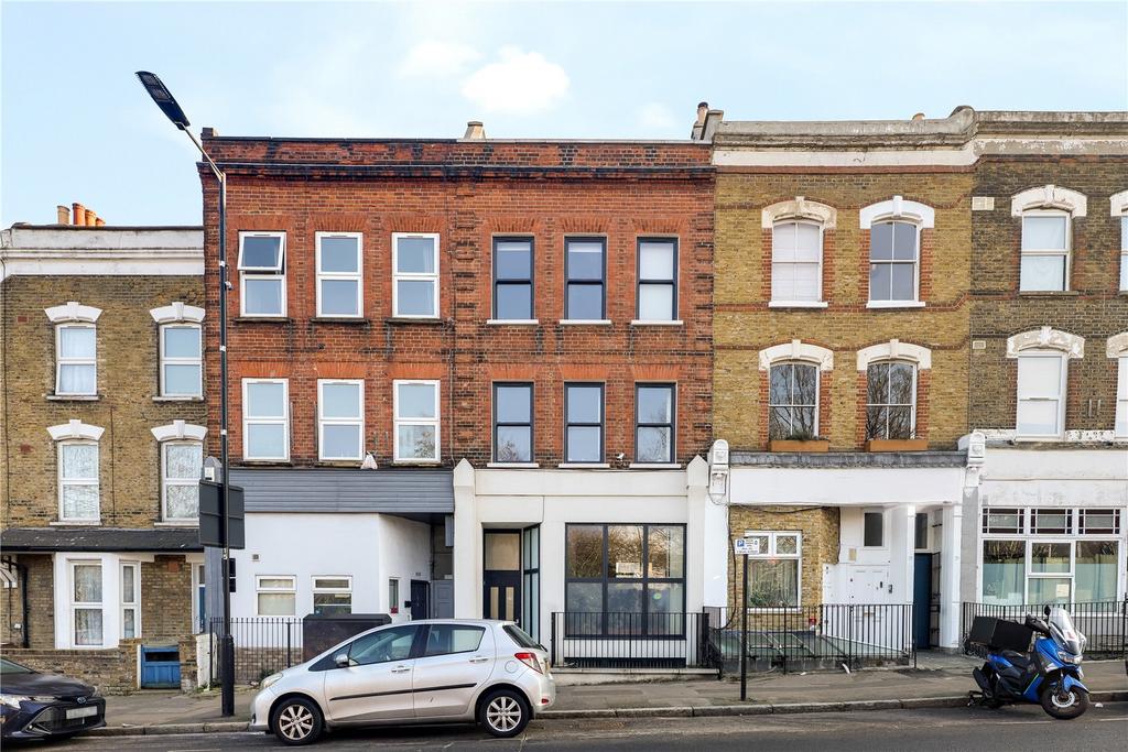 Chatsworth Road, Clapton, London, E5 1 bed flat for sale £400,000