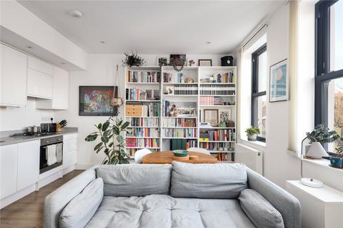 Flat 3, 100 Chatsworth Road, London, E5 0LS