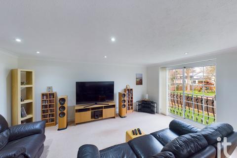 2 bedroom apartment for sale, Crest Lodge, Hilton Road, Bramhall, Stockport, SK7