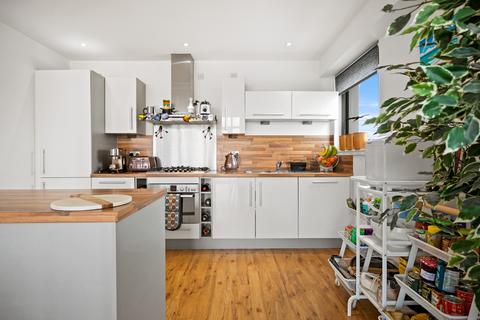 16/3, 1 Meadowside Quay Square, Glasgow, G11 6BS