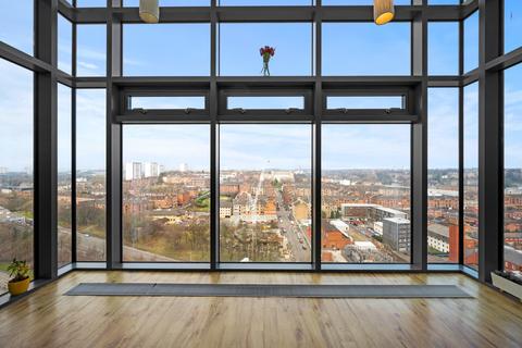 16/3, 1 Meadowside Quay Square, Glasgow, G11 6BS