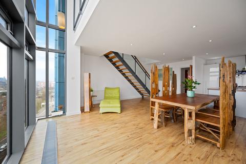 16/3, 1 Meadowside Quay Square, Glasgow, G11 6BS